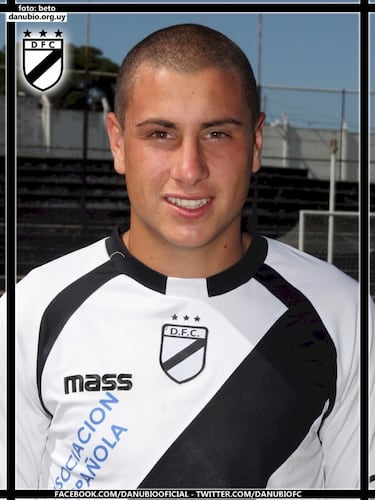 Con su primer equipo profesional, el Danubio (2012-13).