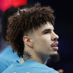 LaMelo Ball’s heartfelt IG Stories message to his inspirational father after the strength with which he has coped with a foot amputation