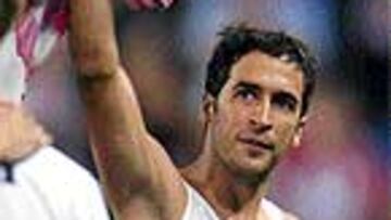 Raúl está a un gol de Puskas en Liga