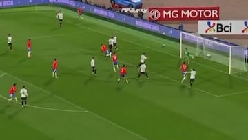 Ben Brereton no podrá olvidar el partido ante Uruguay: todo Chile se lamenta por estas jugadas