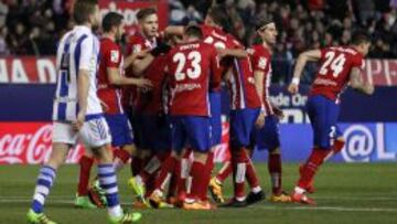 Los jugadores del Atlético celebran un gol.