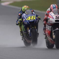 Rossi: "¿Que Zarco no quiere la Yamaha 2017? No es estúpido..."