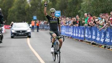 Esteban Chaves vence en la etapa reina y es el nuevo l¨ªder