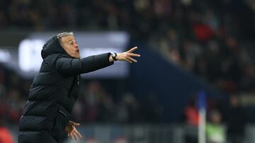 Paris Saint-Germain's Spanish headcoach Luis Enrique gestures from the techincal area during the French L1 football match between Paris Saint-Germain (PSG) and AS Saint-Etienne at the Parc des Princes Stadium in Paris on January 12, 2025. (Photo by FRANCK FIFE / AFP)