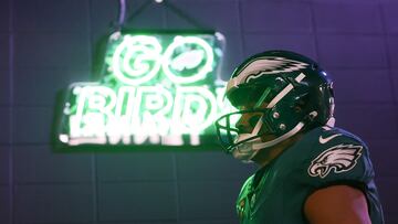 Division leaders meet at Lincoln Financial Field in Philadelphia - the Eagles and Bears meet for the first time in three years.