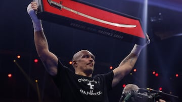 Boxing - Oleksandr Usyk v Tyson Fury - Heavyweight World Title - Kingdom Arena, Riyadh, Saudi Arabia - December 22, 2024 Oleksandr Usyk celebrates after winning the Heavyweight World Title Action Images via Reuters/Andrew Couldridge