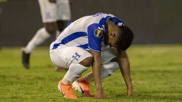 Antonhy Lozano no pasa por uno de sus mejores momentos ni en selección ni con su equipo, y esto ha repercutido en su precio en el mercado.