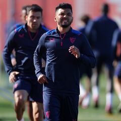 Tecatito Corona back from injury: “I need to feel like a footballer again”