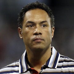 Roberto Alomar, acusado de acoso sexual y despedido de MLB
