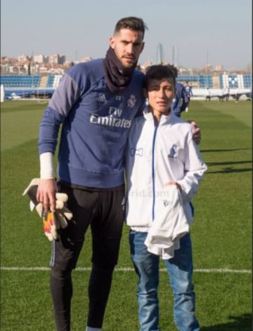 Johan Alexis Ramírez 'Ángel' de Chapecoense y los jugadores del Real Madrid.