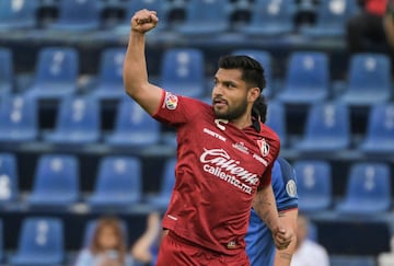 Atlas' forward Eduardo Aguirre celebrates after scoring during the Mexican Clausura tournament football match between Cruz Azul and Atlas at the Ciudad de los Deportes stadium in Mexico City on April 21, 2024. (Photo by Yuri CORTEZ / AFP)