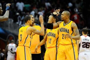 David West reacciona tras el triunfo.