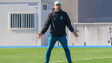 Jos¨¦ Alberto, entrenador del Racing.