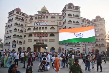 El duelo militar diario que transforma la frontera entre India y Pakistán en un estadio de fútbol: “Todo puede acabar mal”