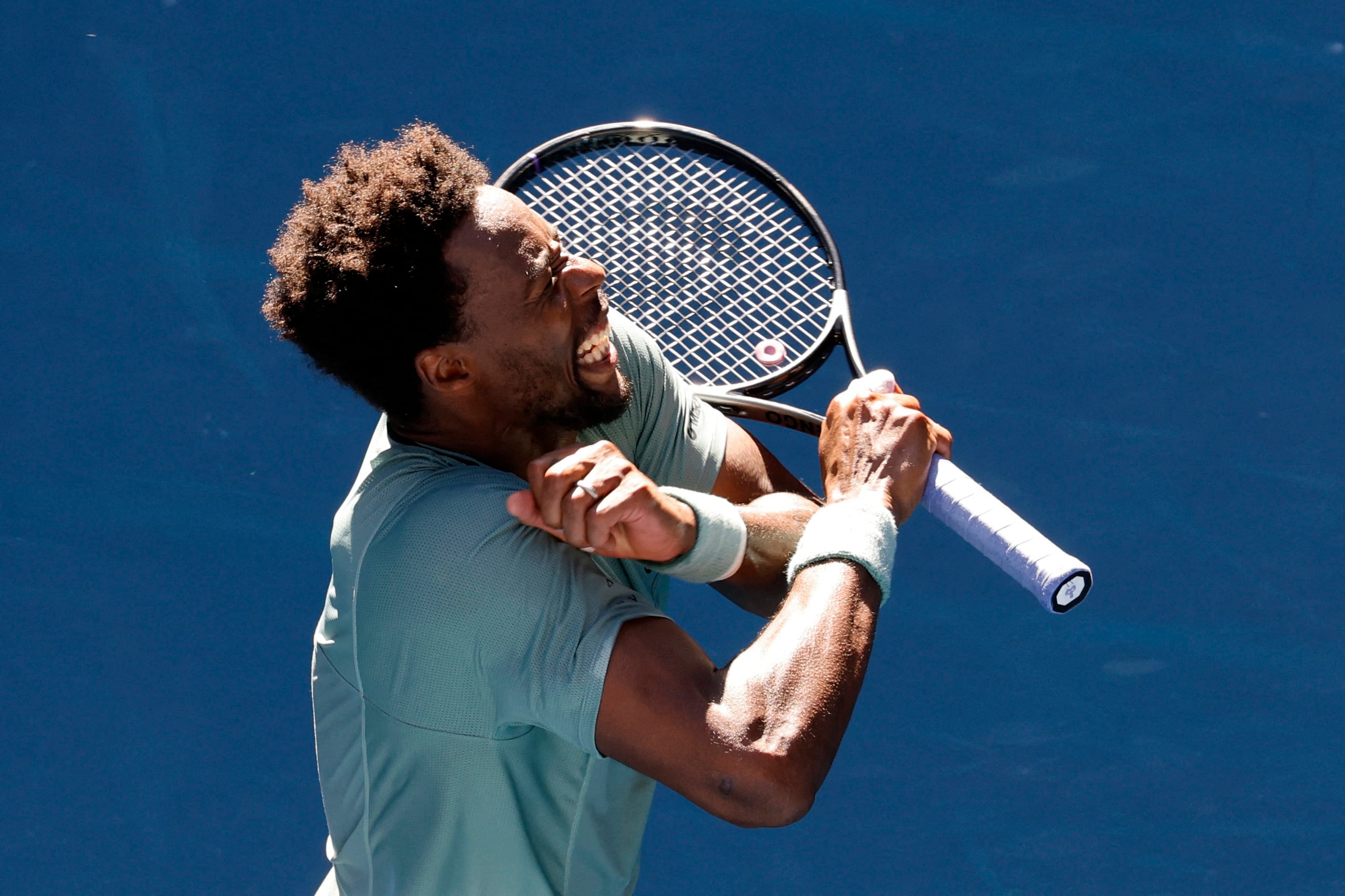Monfils elimina a Fritz y emula a Federer