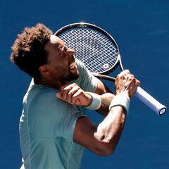 Monfils elimina a Fritz y emula a Federer
