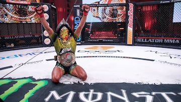 Juan Archuleta festeja su victoria en Bellator 246.