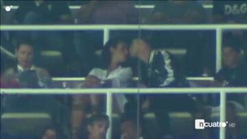 Cristiano Ronaldo da un beso en la nariz a Georgina Rodr&iacute;guez