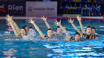 Iris Ti, Mireia Hernndez, Txell Ferr, Marina Garca, Lilou Llus, Sara Salda?a, Cristina Armbula y Alisa Ozhogina exhibieron su rutina tcnica en la piscina Sant Sebasti, del CN Atltic Barceloneta.