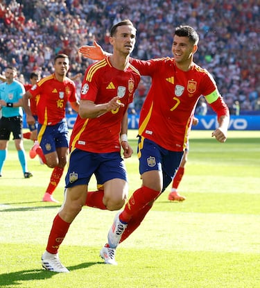 Jugó Pedri con Fabián, que rompió a Modric primero con un amago, para después hacer lo mismo con Brozovic, finalizando con un preciso disparo cruzado para superar la estirada de Livakovic.