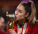 Regalan a Olga Carmona su peso en croquetas como homenaje por su gol ante Inglaterra