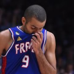 Tony Parker sigue sin ganar a Pau Gasol en torneos FIBA
