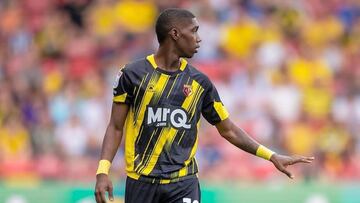 Yaser Asprilla durante un partido de Watford.