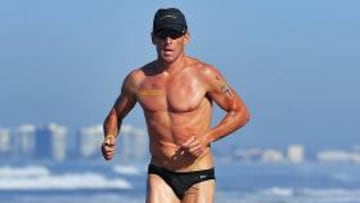 <b>ACTIVO. </b>Armstrong, en un triatlón popular que corrió el día 30.