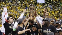 Los Golden State Warriors celebran el t&iacute;tulo de la NBA conquistado la pasada temporada.