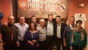 La Pe?a Nueva Ciudad de M¨¦rida el la familia Madridista