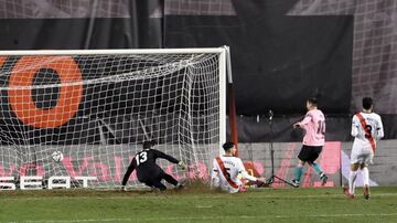 1-1. Leo Messi marc¨® el primer gol.