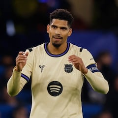 Araújo pide tiempo al Barça para recuperarse anímicamente