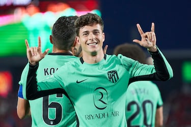 Lo hizo todo bien en el carril izquierdo rojiblanco y brilló especialmente en sus incursiones arriba, cual extremo. Dejó pinceladas hermosas como el gol del triunfo contra el Mallorca. Hizo un control de tacón con quiebro en la frontal y soltó un derechazo raso y ajustado imparable. Serio en defensa, no dejó ni una grieta.