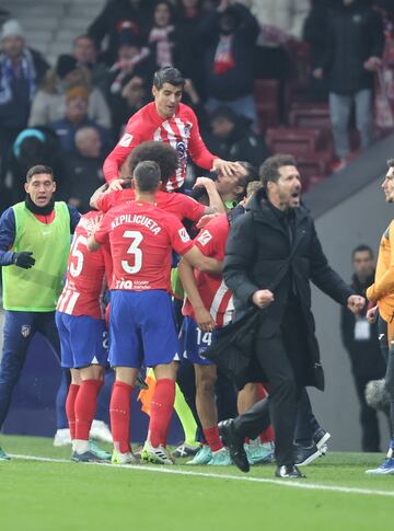 2-1. Álvaro Morata celebra el segundo gol que marca en el minuto 62 de partido.
