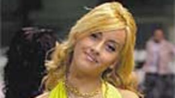 <b>El amarillo secreto del Castellón</b>. Con razón Osasuna sólo pudo clasificarse en los penaltis, anteayer en Castalia. ¡Tenemos las pruebas! Los Orelluts sacan a estas representantes de una disco local y despistan al adversario. La Federación debería cerrar el campo. Y la disco.