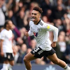 Antonee Robinson destaca en el once ideal de la temporada en la Championship