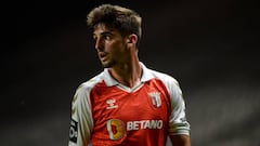 Barcelona reject €60m Premier League offer for Trincão