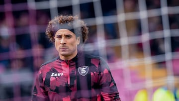 Guillermo Ochoa repite la dosis con siete atajadas en la Serie A