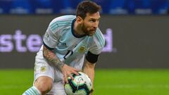 Partido difícil de Messi, que con un penal le da vida a Argentina
