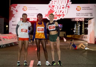 Ebenyo dinamita la San Silvestre de la pandemia