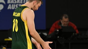 MELBOURNE, AUSTRALIA - JULY 03: Mitchell McCarron of Australia plays basketball with his child, Oslo following the FIBA World Cup Asian Qualifier match between China and the Australia Boomers at John Cain Arena on July 03, 2022 in Melbourne, Australia. (Photo by Morgan Hancock/Getty Images)
FOTO FINISH CONTRAPORTADA
PUBLICADA 04/07/22 NA MA32 4COL
