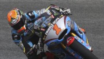 Tito Rabat, defensor del título de Moto2, durante los entrenamientos de pretemporada en Jerez.