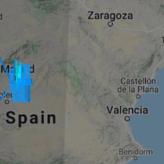 El extraño vuelo de un avión sobre Madrid que se ha vuelto viral en las redes sociales