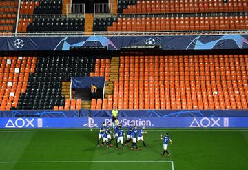 0-1. Josip Ilicic celebró el primer gol que marcó de penalti.