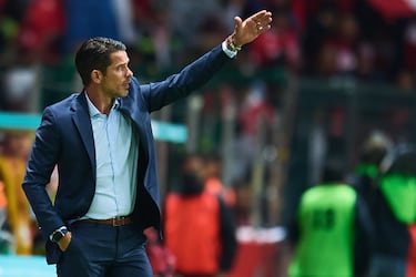 Fernando Gago sufre los estragos en su regreso a México