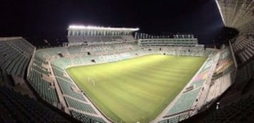 Este estadio se construyó en 1964 pero se fue desgastando con el tiempo. En 2014 se reinaguró y pasó a formar parte de uno de los más bellos de México.