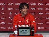 26-02-26. ALEX CORREDERA, JUGADOR DEL SPORTING, EN LA RUEDA DE PRENSA EN MAREO.