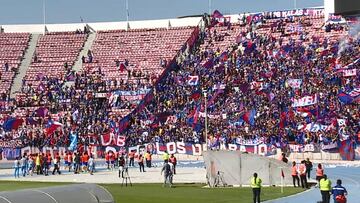 El animado banderazo de la U antes del clásico universitario