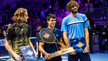 Carlos Alcaraz vuelve a vencer a Tsitsipas en una exhibición