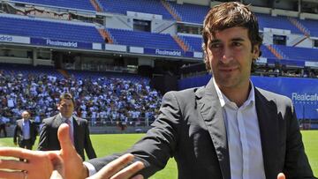 Raúl deja LaLiga y volverá al Real Madrid siete años después